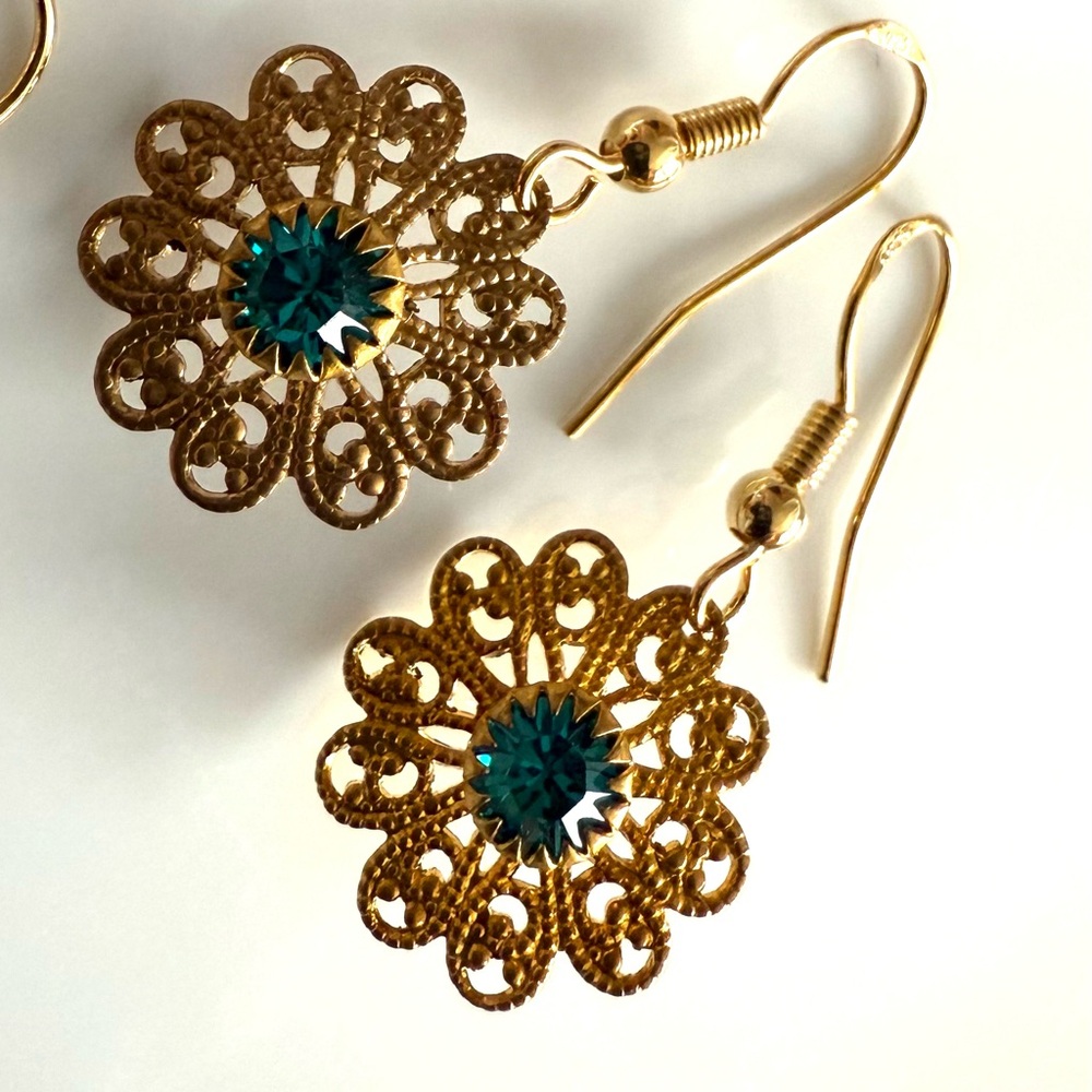Elegant Gold and Teal Green Filigree Earrings